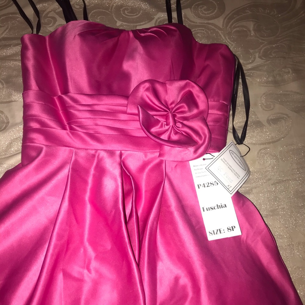 Milano formals bridesmaids dress size 8p BNWT